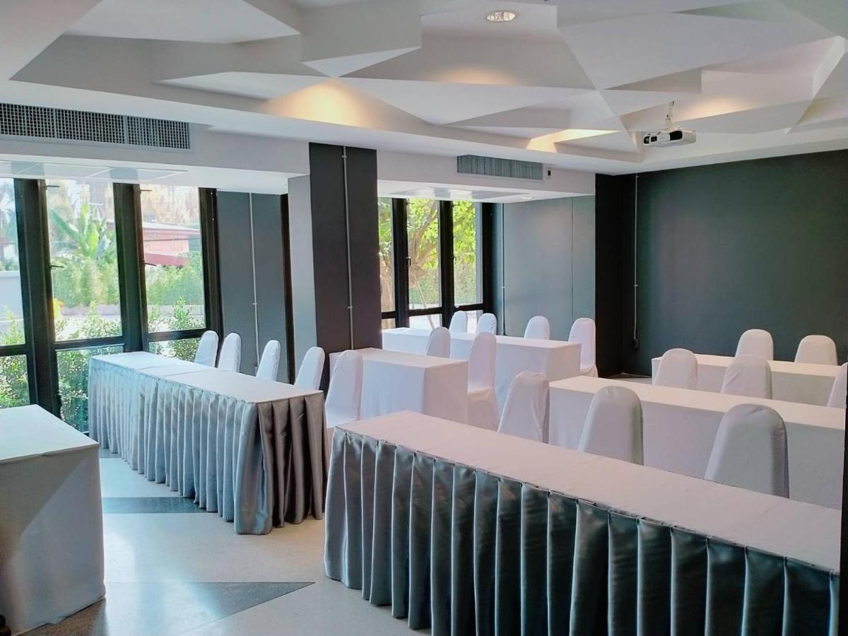 Ou Hotel Phitsanulok Ngoại thất bức ảnh