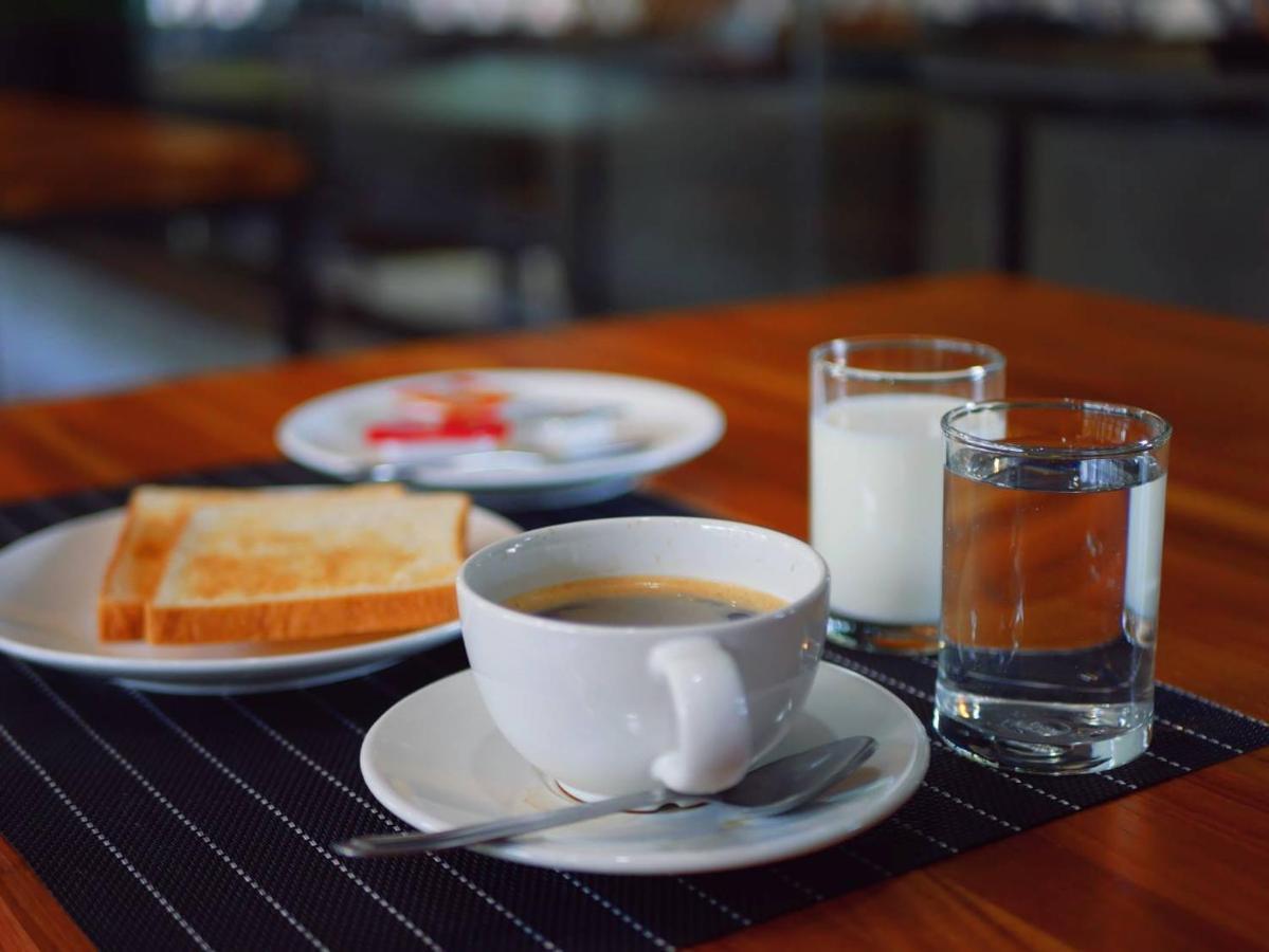 Ou Hotel Phitsanulok Ngoại thất bức ảnh